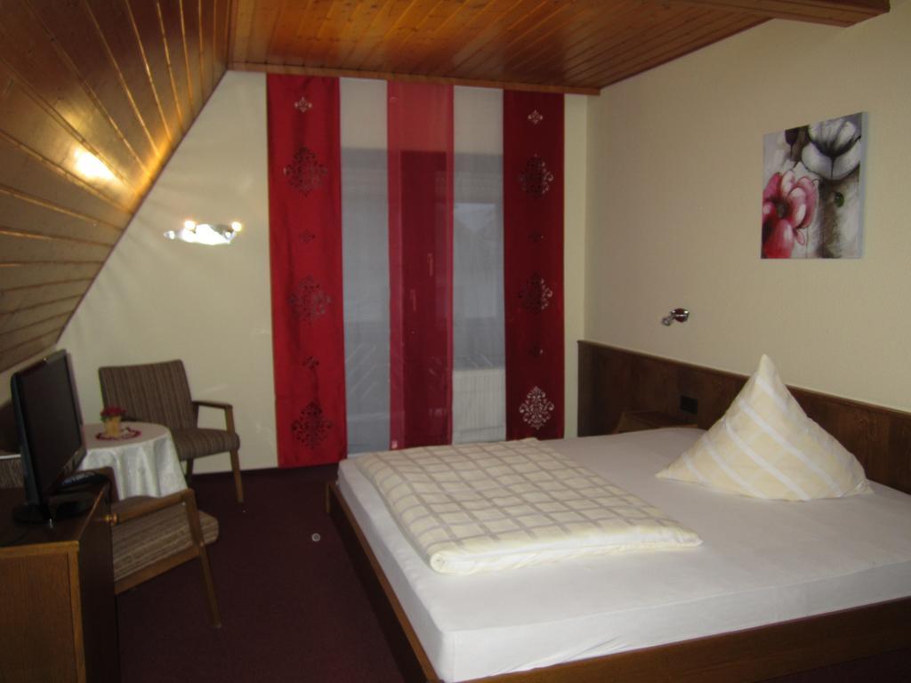 Hotel Waldparkstube Bad Schonborn Ngoại thất bức ảnh