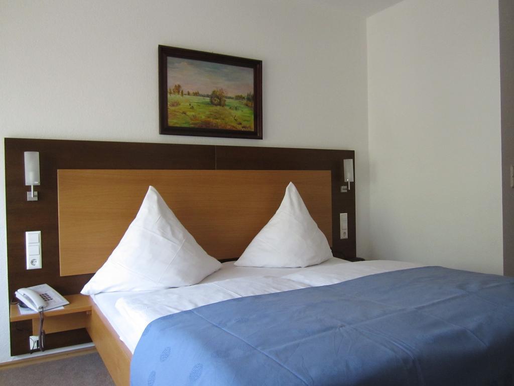 Hotel Waldparkstube Bad Schonborn Ngoại thất bức ảnh