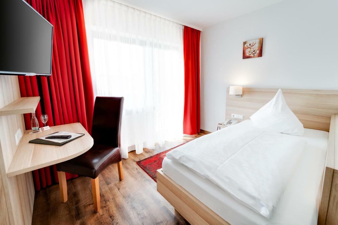 Hotel Waldparkstube Bad Schonborn Ngoại thất bức ảnh
